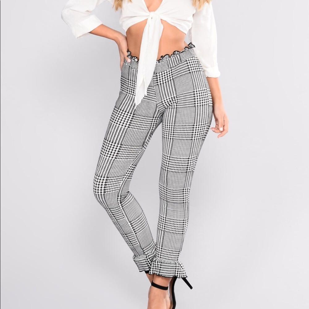 Plaid ruffle pants